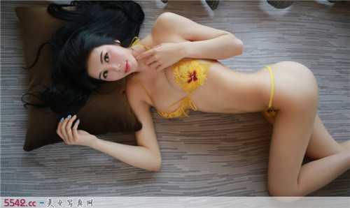 www.aaa444.com综合美女图片：美女湿润粉木耳嫩穴(点击浏览下一张趣图)