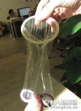 女避孕套使用方法(真人演示图)(2)(点击浏览下一张趣图)