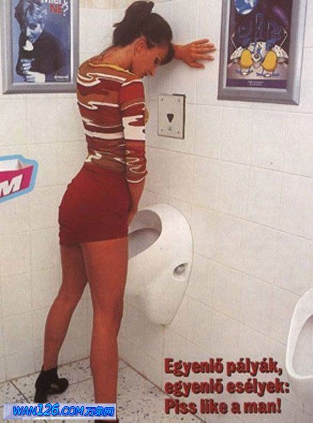 女人尿的地方啥样图片 美女站着漏尿图(3)(点击浏览下一张趣图)