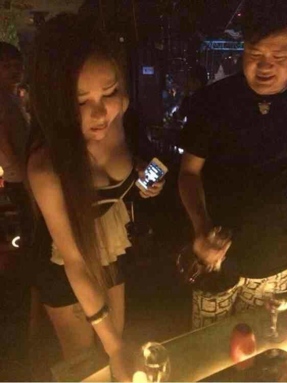 美女喝醉后的下场图片 美女喝醉被帅哥带宾馆 美女醉酒后被帅哥睡(9)(点击浏览下一张趣图)