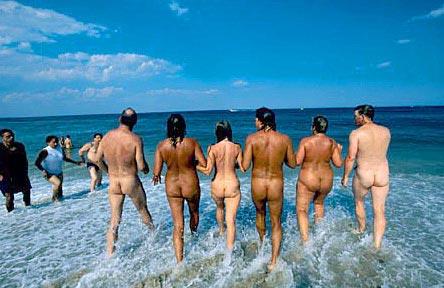 最开放的男女集体裸泳 最开放的天体度假村 天体浴场自然之美18体(点击浏览下一张趣图)
