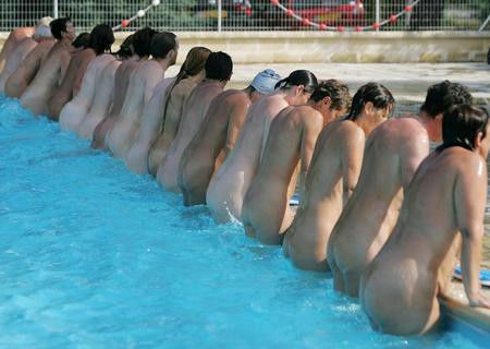 最开放的男女集体裸泳 最开放的天体度假村 天体浴场自然之美18体(9)(点击浏览下一张趣图)