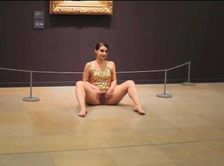 卢森堡女艺术家露下体身体乳图片 (点击浏览下一张趣图)