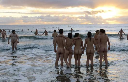 欧美裸泳裸晒最开放的天体度假村图片集：天体浴场自然之美18体(12)(点击浏览下一张趣图)