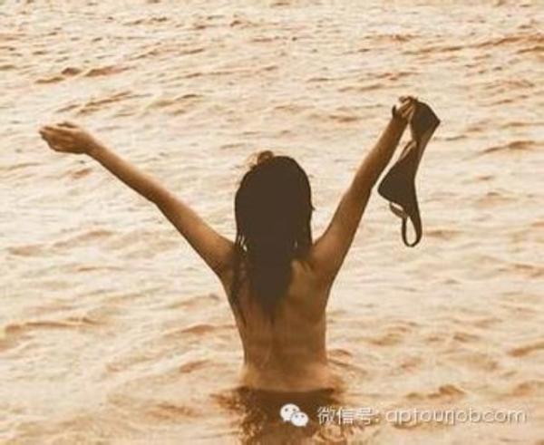 少女集体裸浴 最开放的男女集体裸泳图片：天体博客4风流图片(点击浏览下一张趣图)