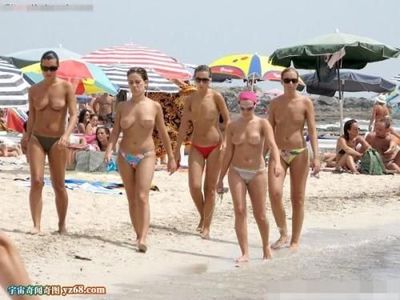 少女集体裸浴 最开放的男女集体裸泳图片：天体博客4风流图片(2)(点击浏览下一张趣图)