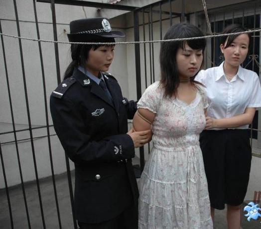 各国no.1美女 各国美女死刑犯行刑前：美女死刑犯大小便(12)(点击浏览下一张趣图)