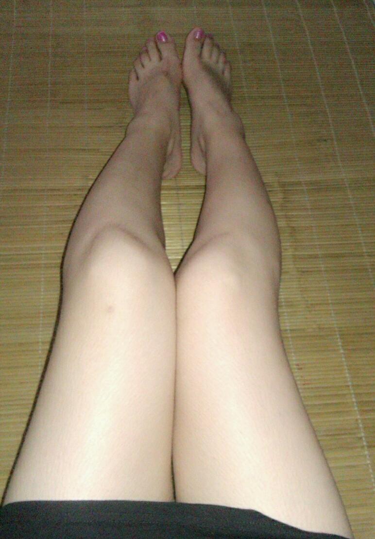 露大腿的女星大腿美白图片 白大腿根部图片(7)(点击浏览下一张趣图)
