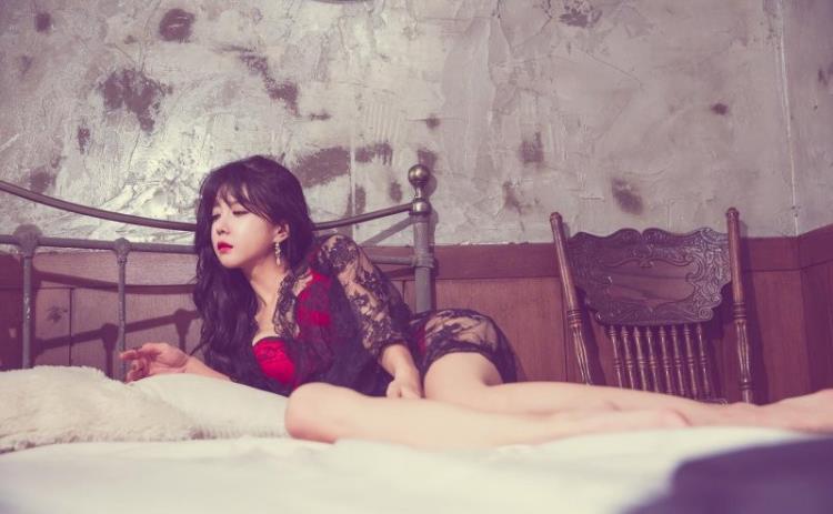 韩国女主播蕾丝巨乳性感私房写真(4)(点击浏览下一张趣图)