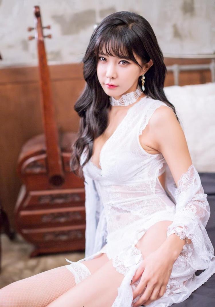 韩国女主播蕾丝巨乳性感私房写真(7)(点击浏览下一张趣图)