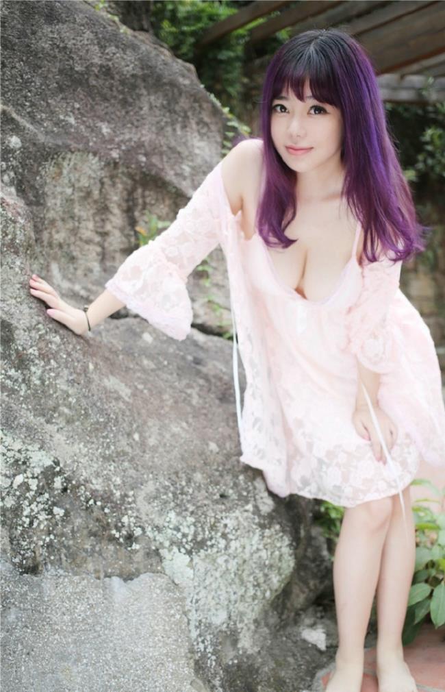 刘飞儿紫色头发诱惑十足大尺度写真照(7)(点击浏览下一张趣图)