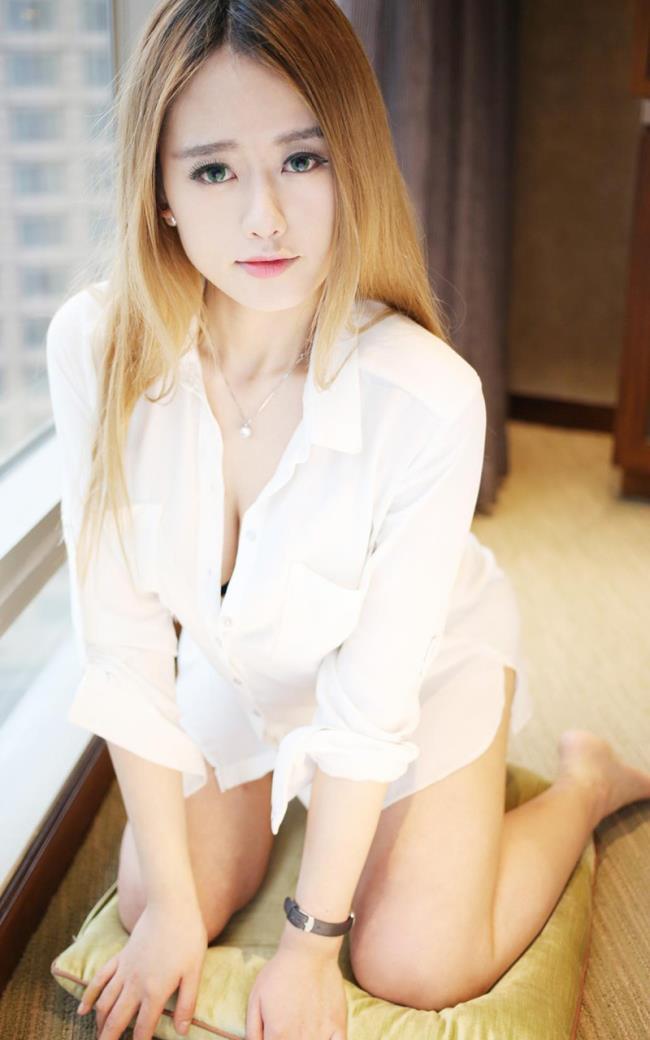 Yuli黄佳丽白色衬衣性感写真图片(7)(点击浏览下一张趣图)