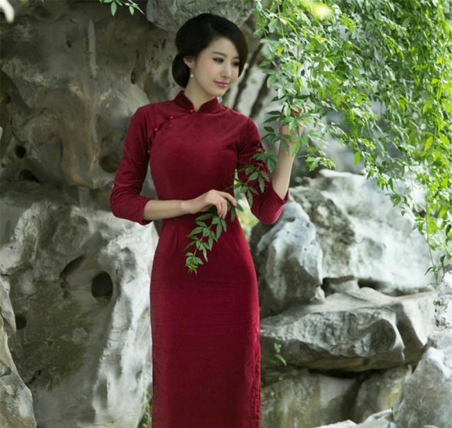 性感嫩模桃红旗袍唯美写真图片(9)(点击浏览下一张趣图)