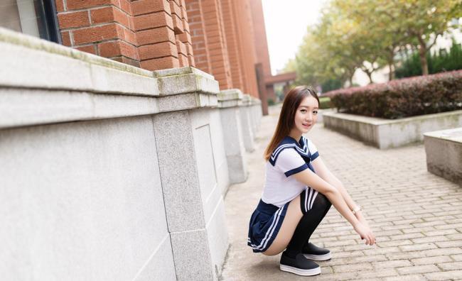 长腿校园美女校服可爱学生制服美腿诱惑(5)(点击浏览下一张趣图)