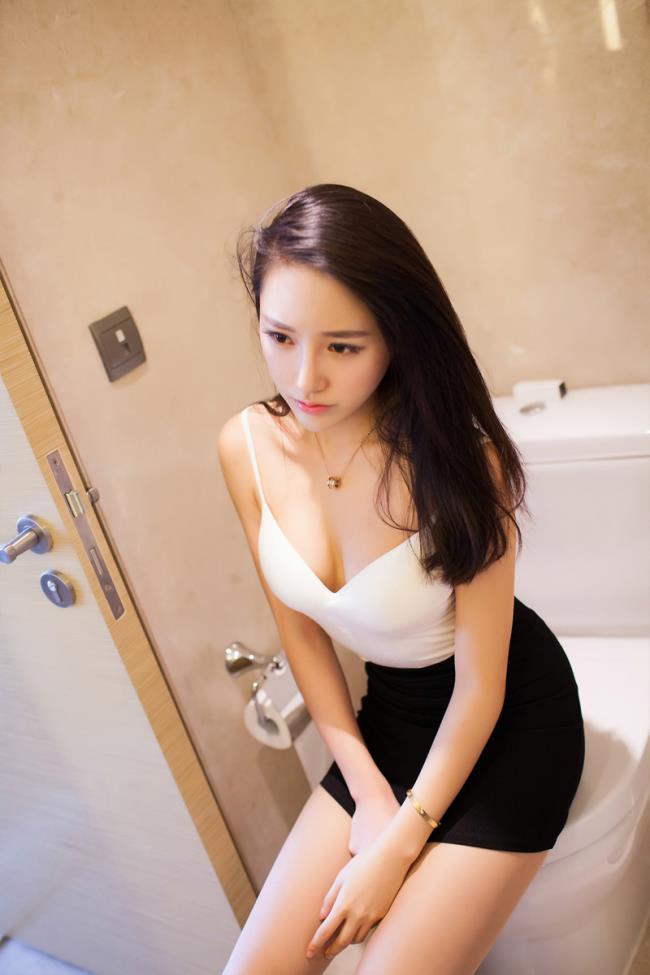 女神刘奕宁lynn好身材美腿白色内衣紧身裙(8)(点击浏览下一张趣图)