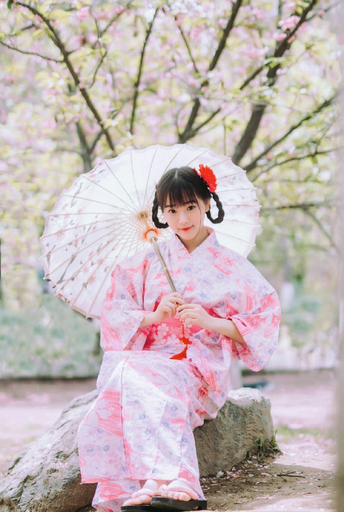 花与少女唯美清纯日式和服校园美女写真(7)(点击浏览下一张趣图)
