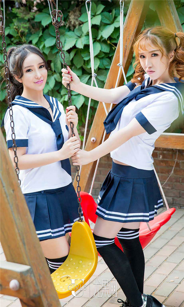 清纯姐妹花韩恩熙&米娅学生装校园写真图片(9)(点击浏览下一张趣图)