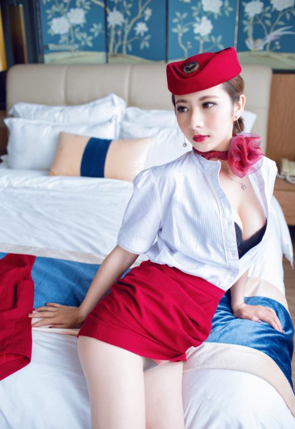 美女空姐制服诱惑性感私房写真(点击浏览下一张趣图)