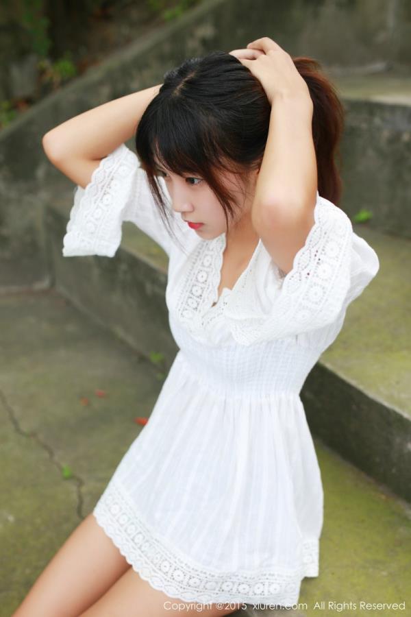 美女模特连衣裙下白皙美腿性感写真(10)(点击浏览下一张趣图)