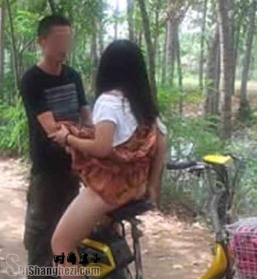 实拍男女玩车震图片:沭阳三轮车上车震(7)(点击浏览下一张趣图)