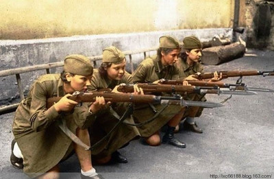 猛虎女兵遗体极为惨烈:二战苏联女兵被俘后图(6)(点击浏览下一张趣图)