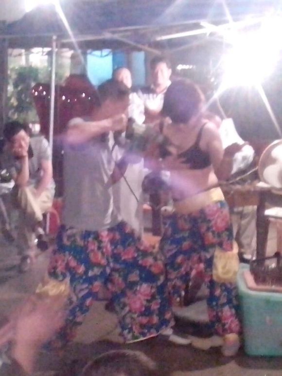 蚌埠吹喇叭捝衣服照片:吹喇叭捝衣服视频(4)(点击浏览下一张趣图)