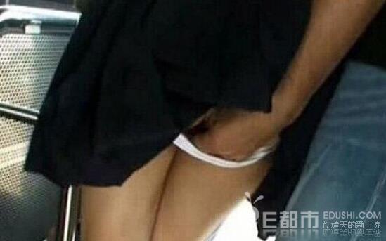 郑州公交猥琐男视频猥琐男打飞视频大全(4)(点击浏览下一张趣图)