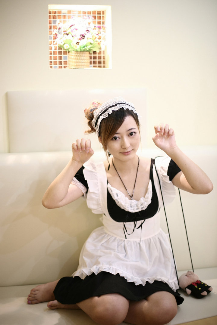 太甜女仆家居图片欣赏韩国女仆装直播撩汉(点击浏览下一张趣图)