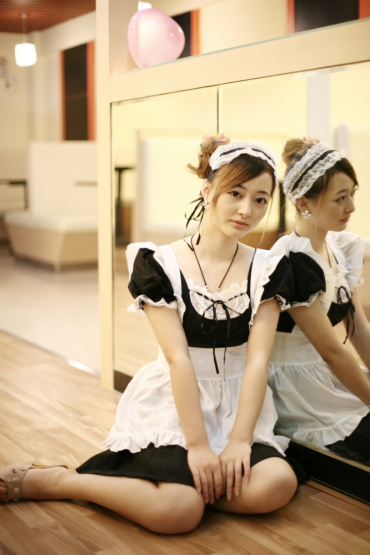 太甜女仆家居图片欣赏韩国女仆装直播撩汉(5)(点击浏览下一张趣图)