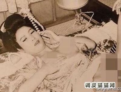 悲惨慰安妇上下图片 日军怎样玩慰安妇电影(点击浏览下一张趣图)