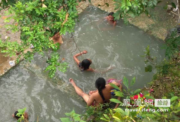 中国男女全裸混浴照：小孩男女混浴视频图(4)(点击浏览下一张趣图)