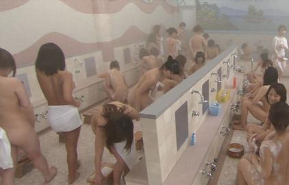 金星洗澡去女洗澡堂图：女洗澡堂样子 郑州大学女洗澡堂(点击浏览下一张趣图)
