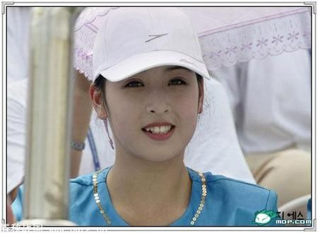 朝鲜美女女兵妇科体检图片：朝鲜女兵退伍无人敢娶(2)(点击浏览下一张趣图)