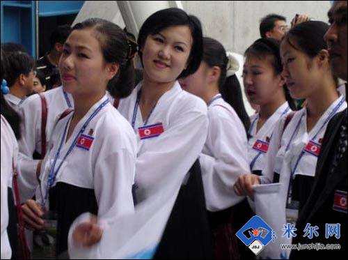 朝鲜媳妇地下交易市场图：朝鲜女人不能穿裤子(7)(点击浏览下一张趣图)