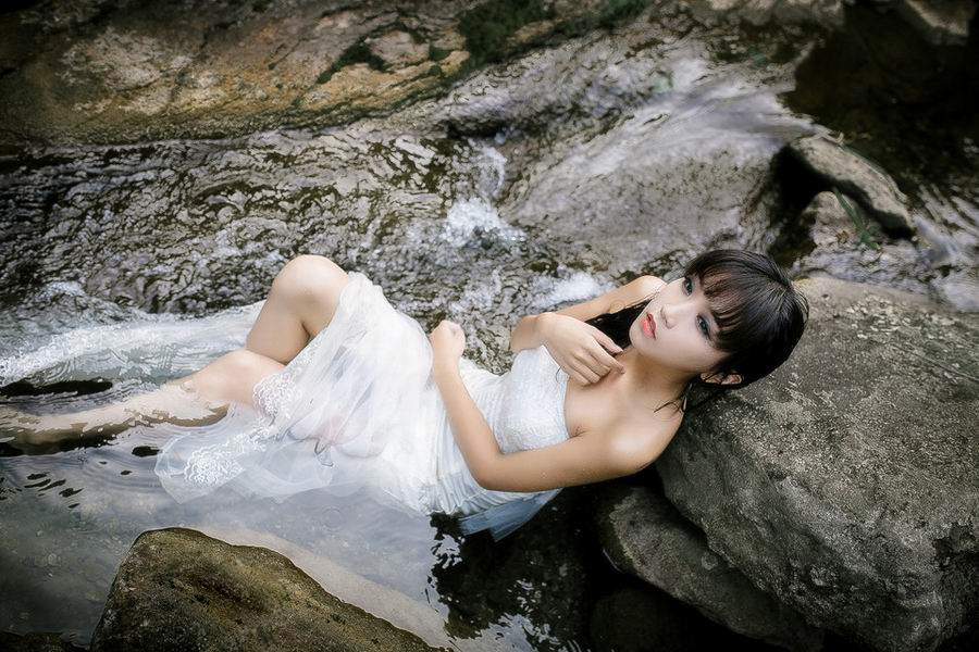 女人洞洞流水的照片：女生嘘嘘的地方图片(点击浏览下一张趣图)