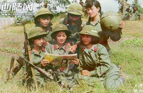 越南妹子多少钱玩一次图：越南女兵常裸身洗澡(点击浏览下一张趣图)