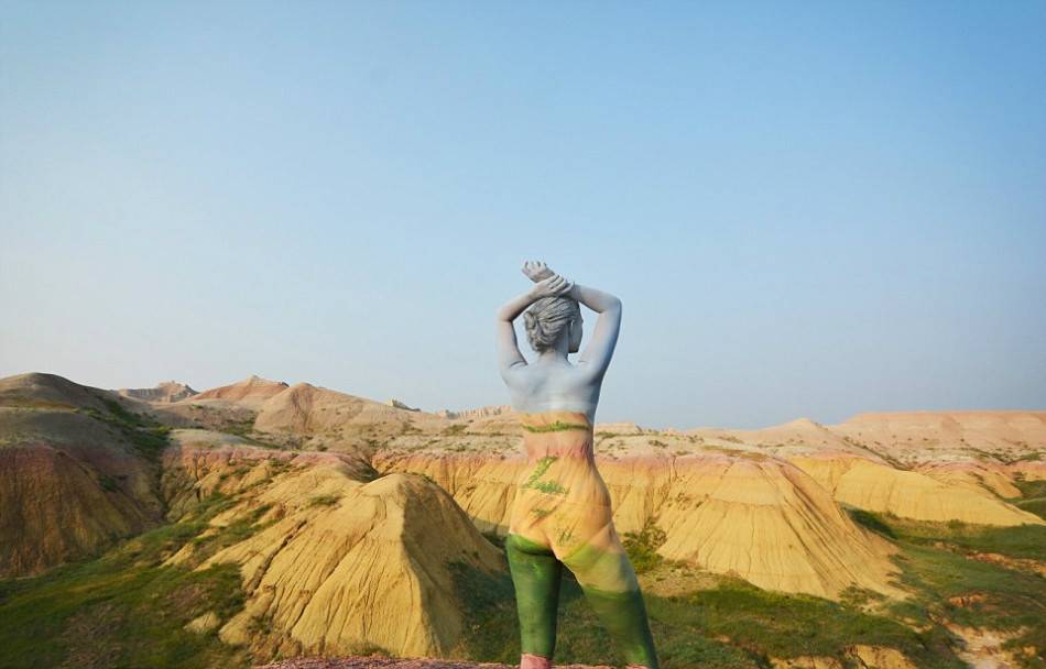 自然风光裸模图片欣赏：人体艺术摄影集,天姿(点击浏览下一张趣图)
