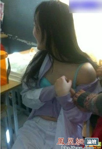 许昌卫校包月女生：偷吃禁果的女孩(3)(点击浏览下一张趣图)