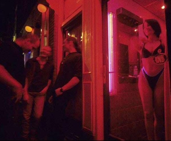 性工作者披露真实生活：荷兰妓女真实生活照片(7)(点击浏览下一张趣图)