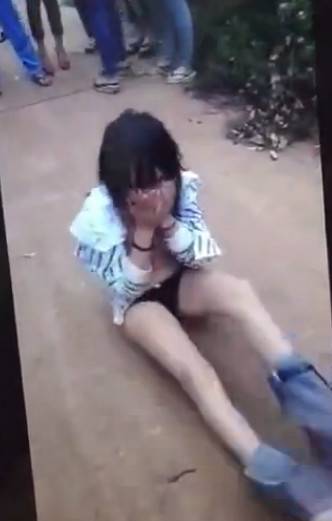 世界上最流氓的视频:海南扒衣少女完整视频(15)(点击浏览下一张趣图)