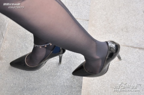 黑色高跟鞋打胶：直播顺鞋打胶，女朋友的过膝靴打胶(4)(点击浏览下一张趣图)