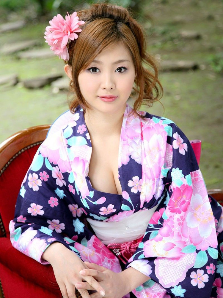 日本女人在家穿什么图片：日本人的真实生活图片(2)(点击浏览下一张趣图)