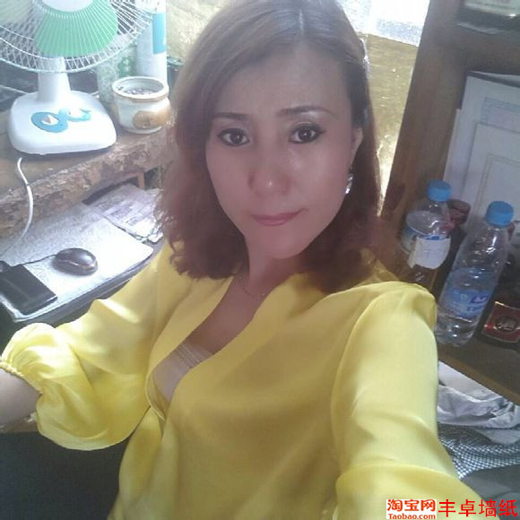 服装店老板娘换衣图片：河南女老板不雅视频图(5)(点击浏览下一张趣图)