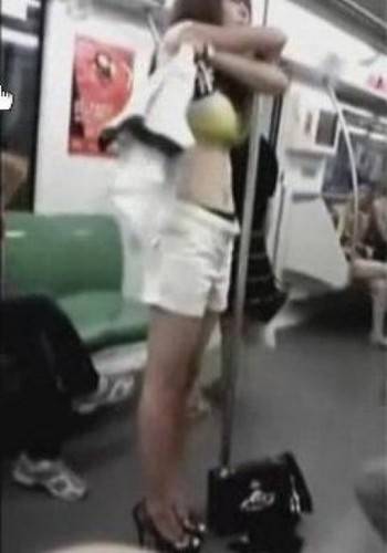 中国浓密黑鲍人：上海地铁豪放女，上海地铁换衣视频(8)(点击浏览下一张趣图)