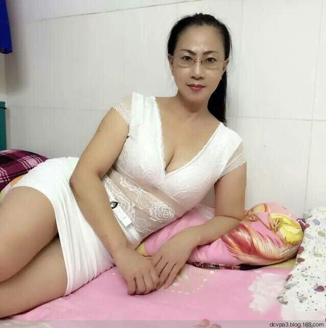 中国熟女24p：15p熟女婆婆系列，丰满大妈12p图片(4)(点击浏览下一张趣图)