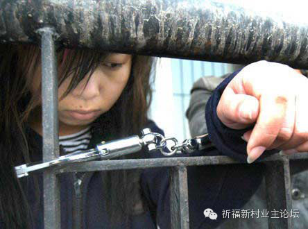 女死刑犯枪毙全视频：19岁女子枪毙现场视频，17多名女犯人枪毙过程(2)(点击浏览下一张趣图)