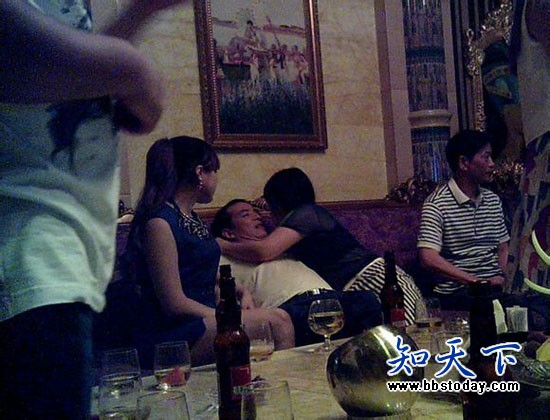 东莞男人的天堂女人的图片：男人的天堂东莞夜场图(10)(点击浏览下一张趣图)