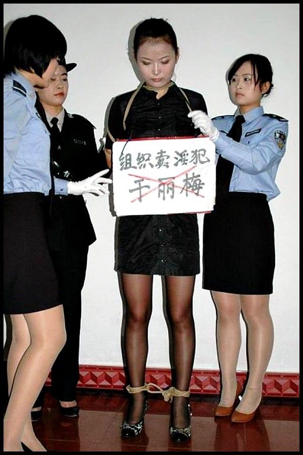 女子看守所牙刷刷b：女人进看守所体检过程(4)(点击浏览下一张趣图)