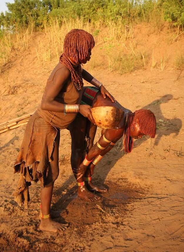 食人部落吃女人照片：走进非洲吃女人纪录(6)(点击浏览下一张趣图)