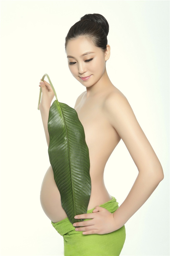 www老色母·com：人艺，孕妇艺术照(5)(点击浏览下一张趣图)